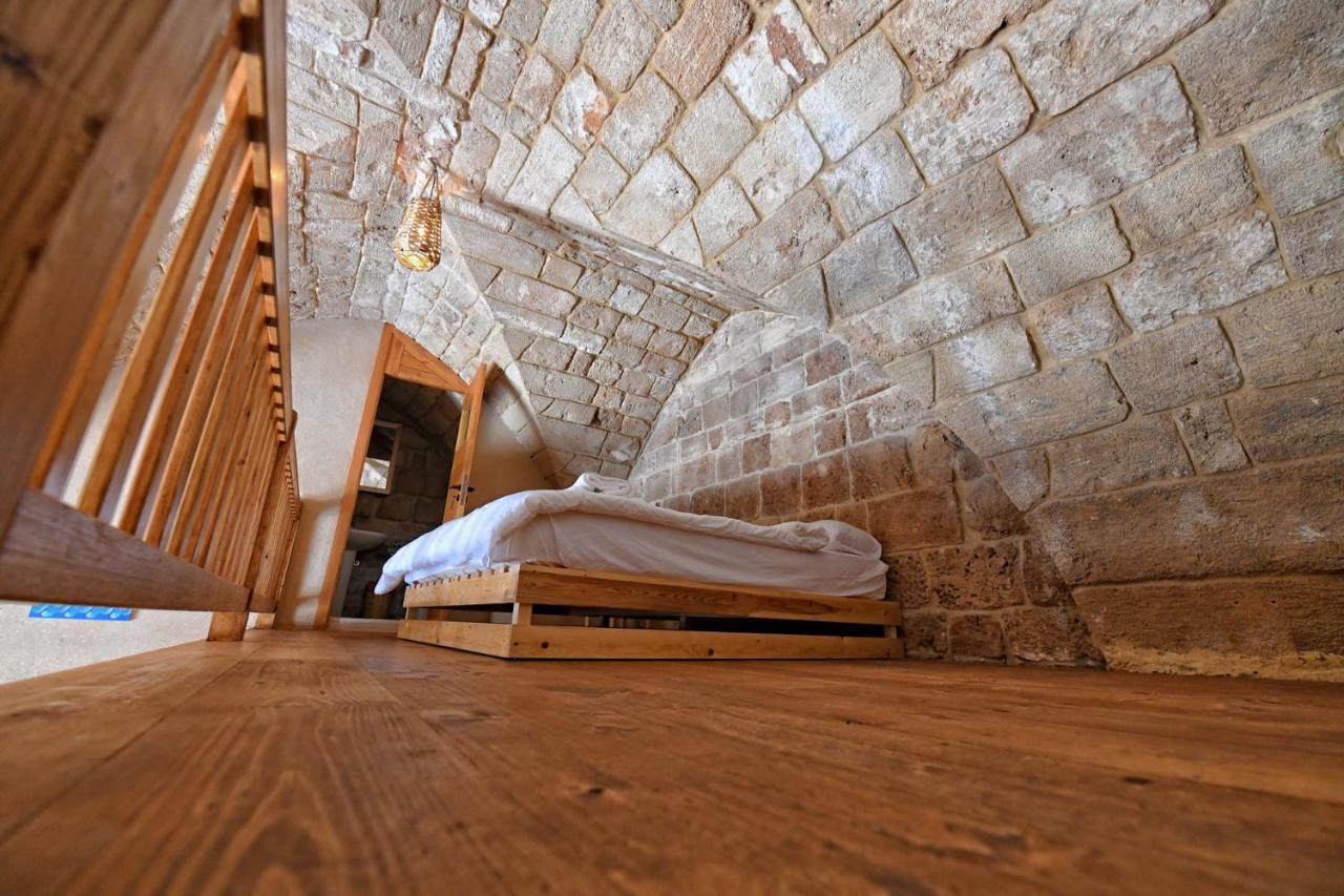 בטרון Old Town Guesthouses מראה חיצוני תמונה