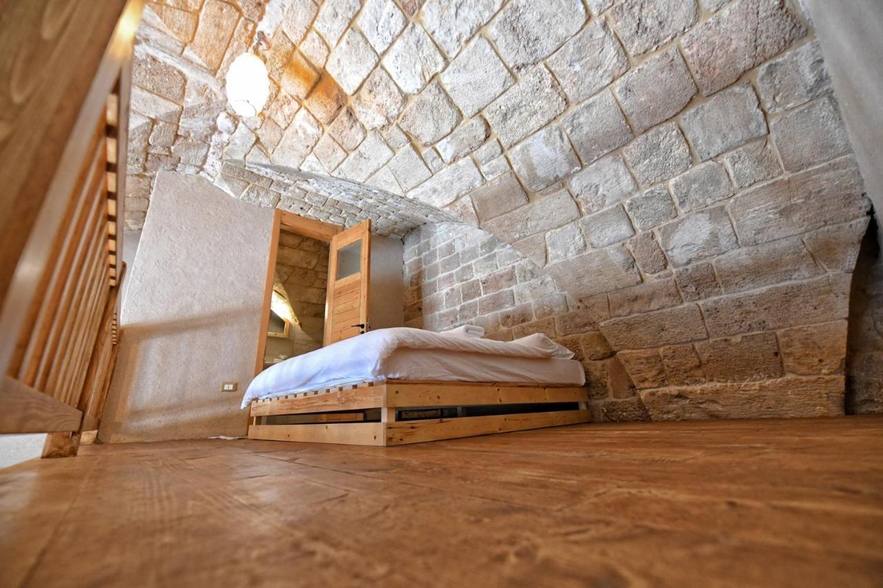 בטרון Old Town Guesthouses מראה חיצוני תמונה