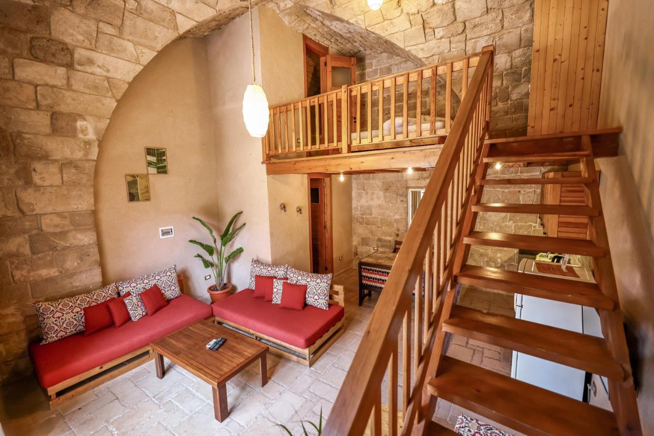 בטרון Old Town Guesthouses מראה חיצוני תמונה