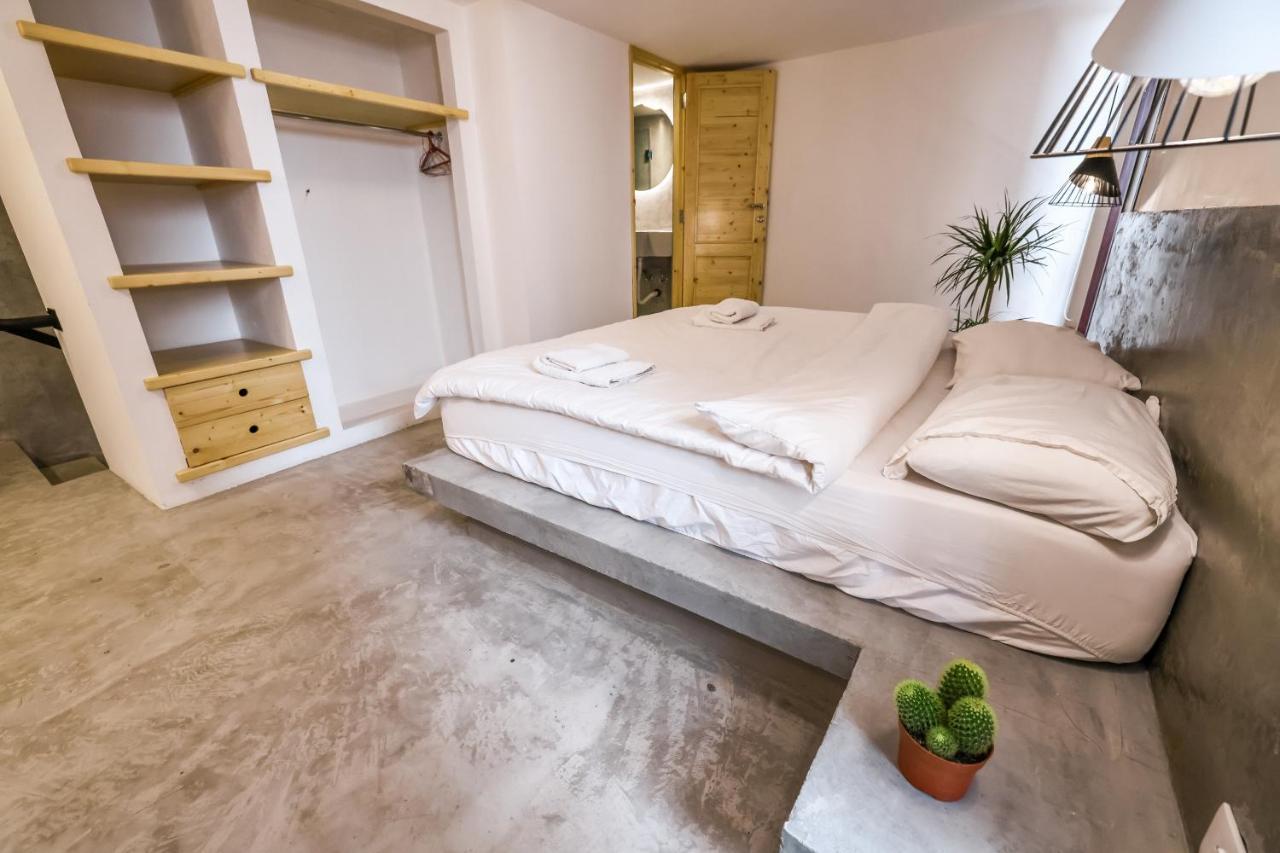 בטרון Old Town Guesthouses מראה חיצוני תמונה