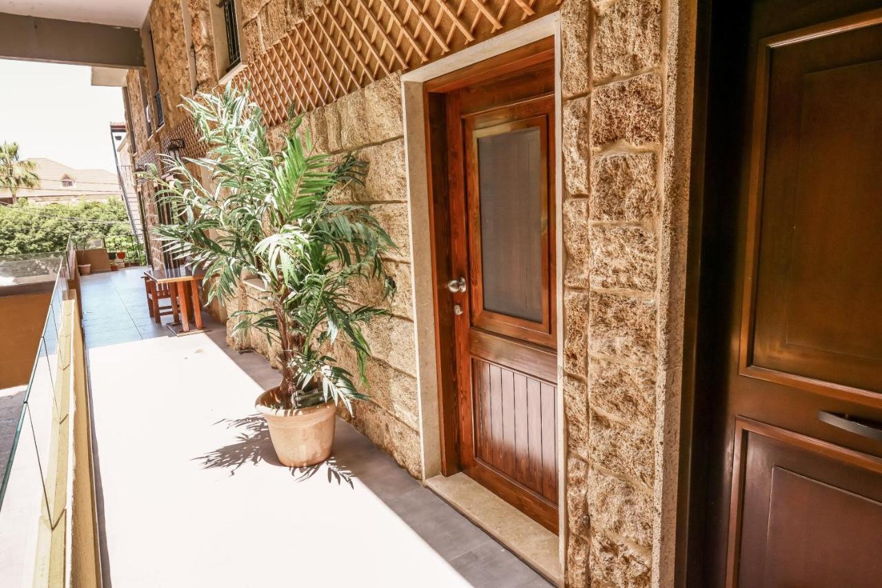בטרון Old Town Guesthouses מראה חיצוני תמונה
