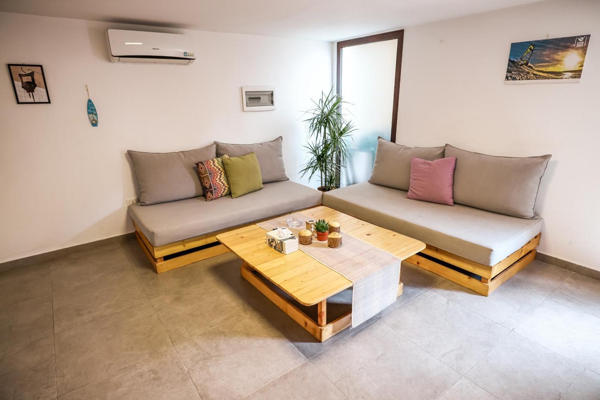 בטרון Old Town Guesthouses מראה חיצוני תמונה
