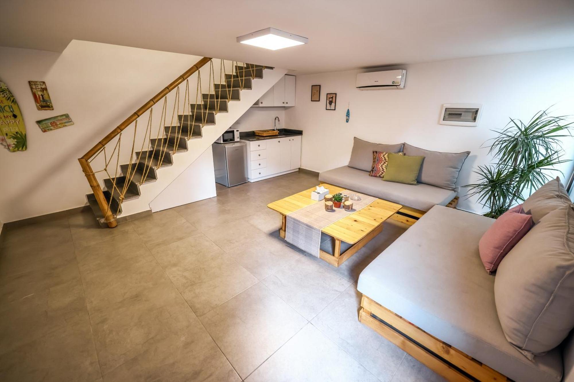 בטרון Old Town Guesthouses מראה חיצוני תמונה