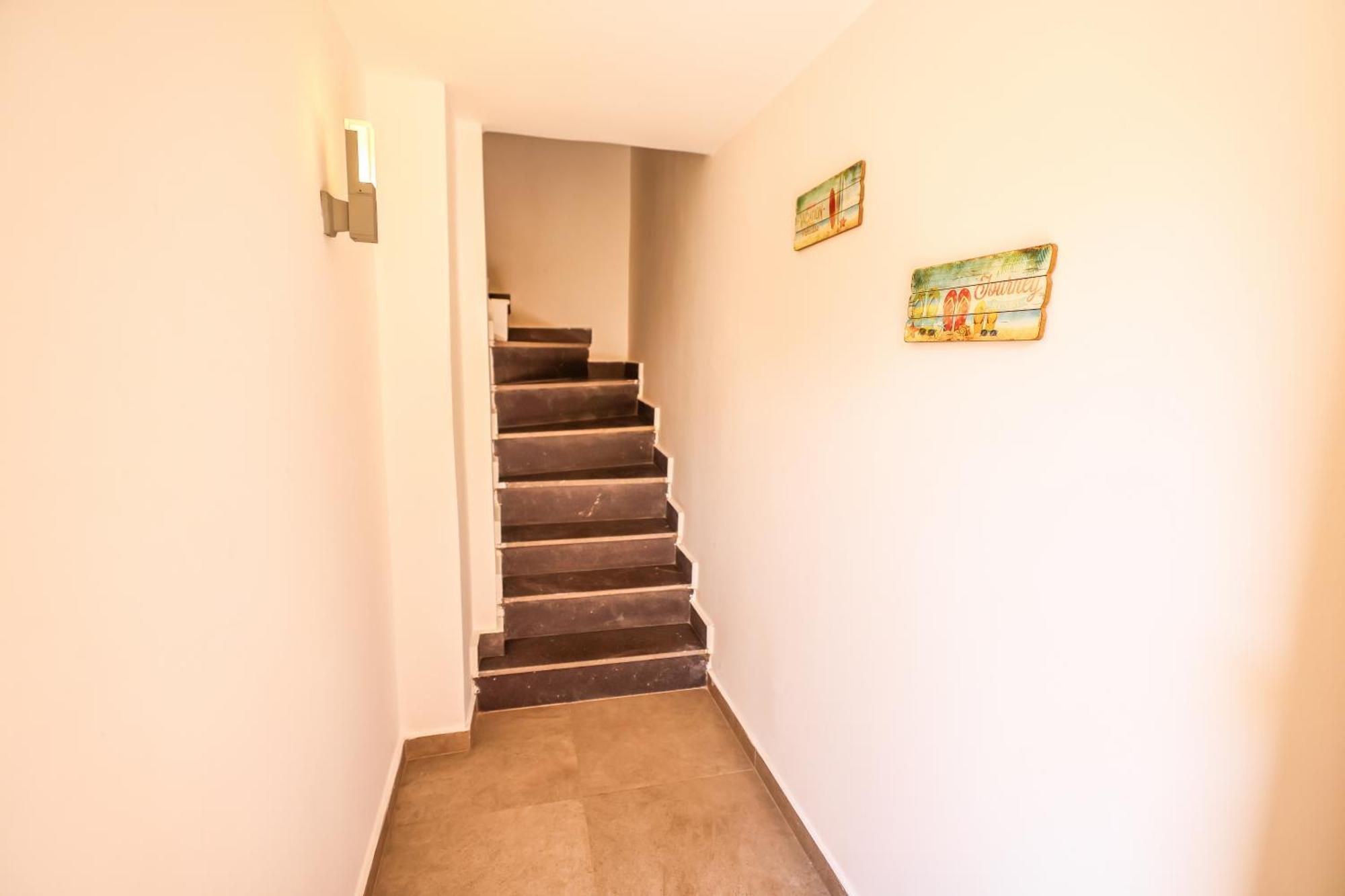 בטרון Old Town Guesthouses מראה חיצוני תמונה