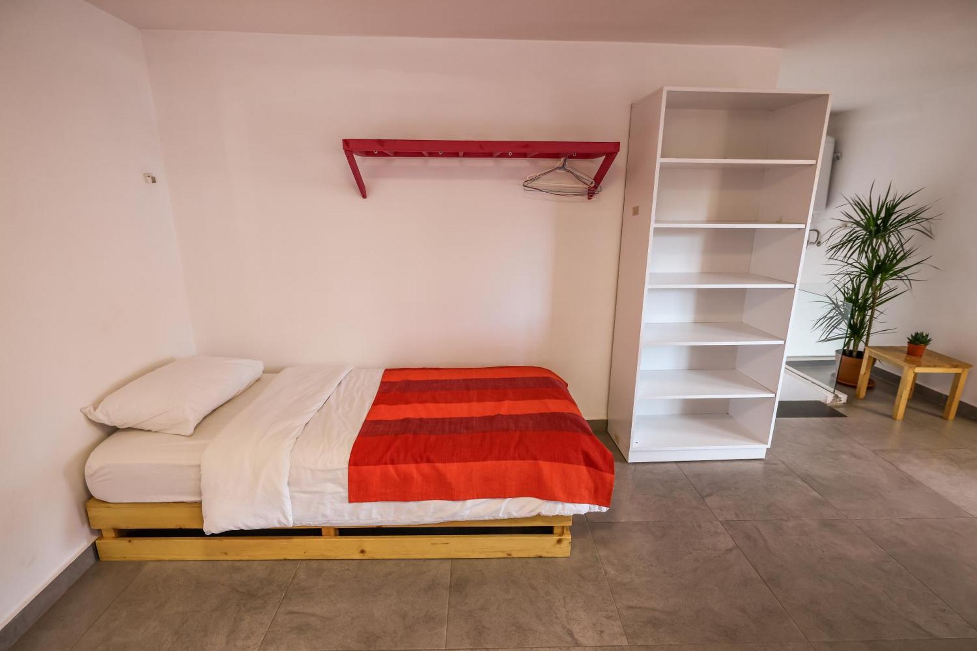 בטרון Old Town Guesthouses מראה חיצוני תמונה
