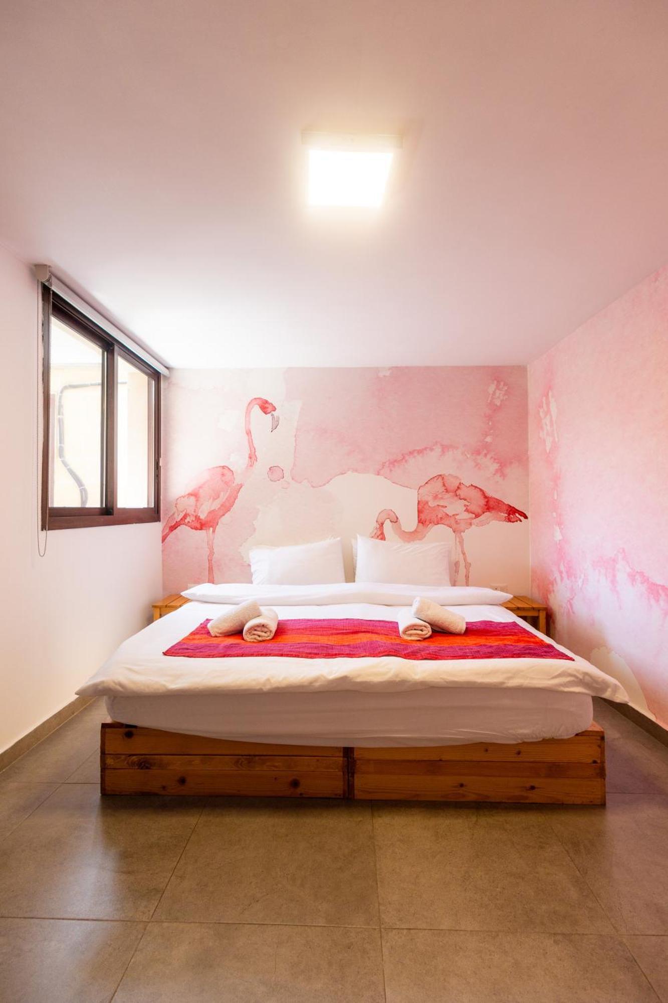 בטרון Old Town Guesthouses מראה חיצוני תמונה