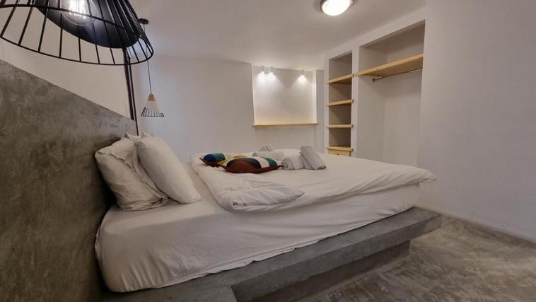 בטרון Old Town Guesthouses מראה חיצוני תמונה
