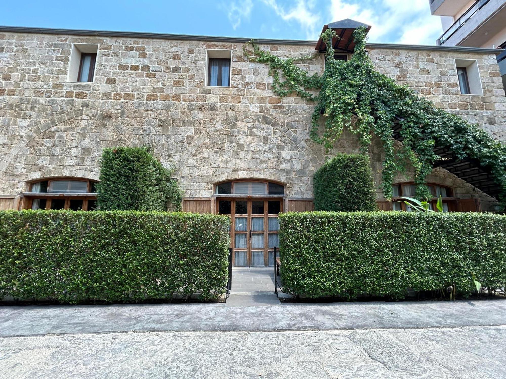 בטרון Old Town Guesthouses מראה חיצוני תמונה