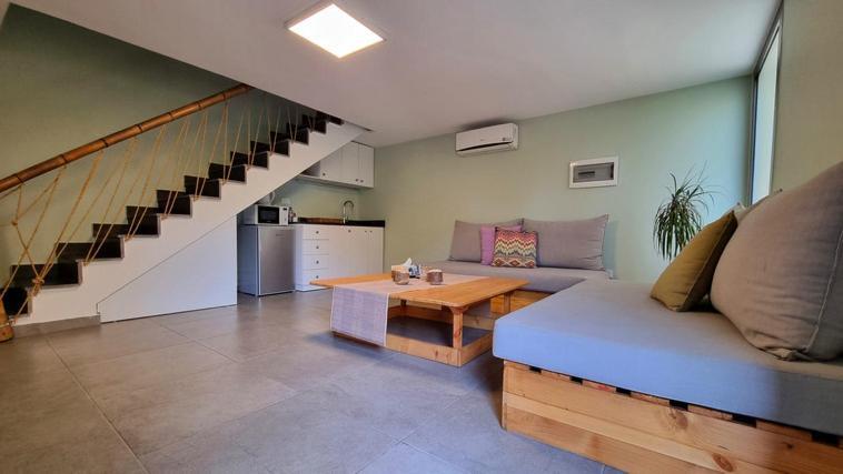 בטרון Old Town Guesthouses מראה חיצוני תמונה