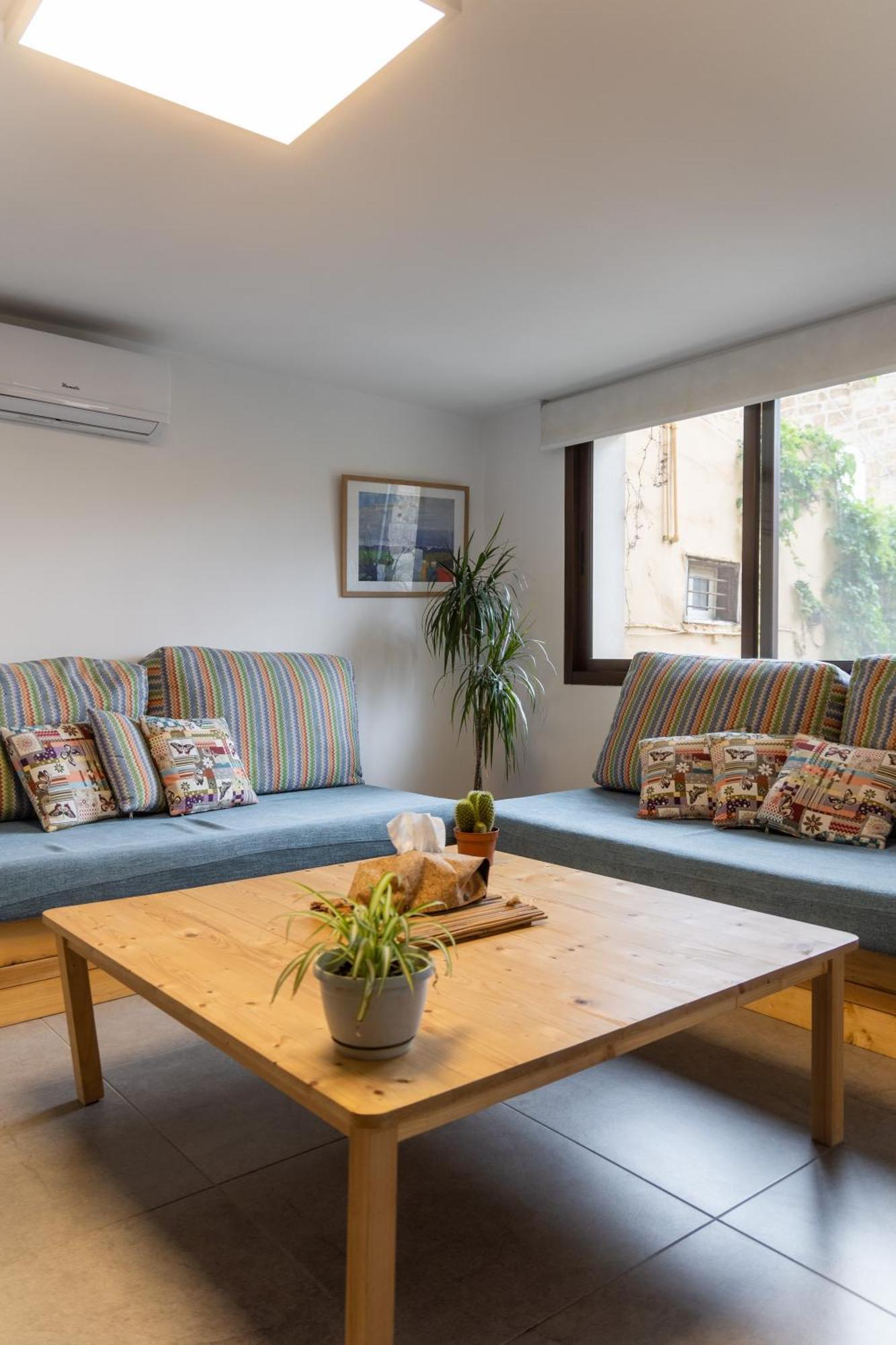בטרון Old Town Guesthouses מראה חיצוני תמונה