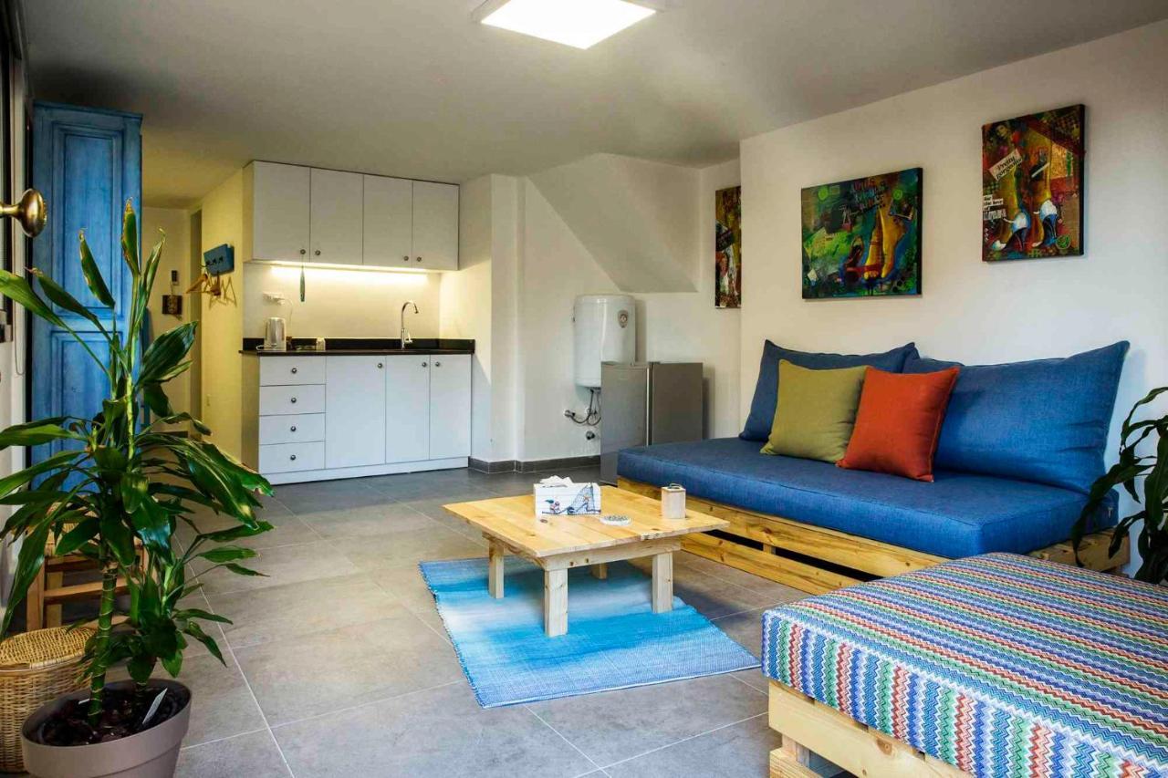 בטרון Old Town Guesthouses מראה חיצוני תמונה